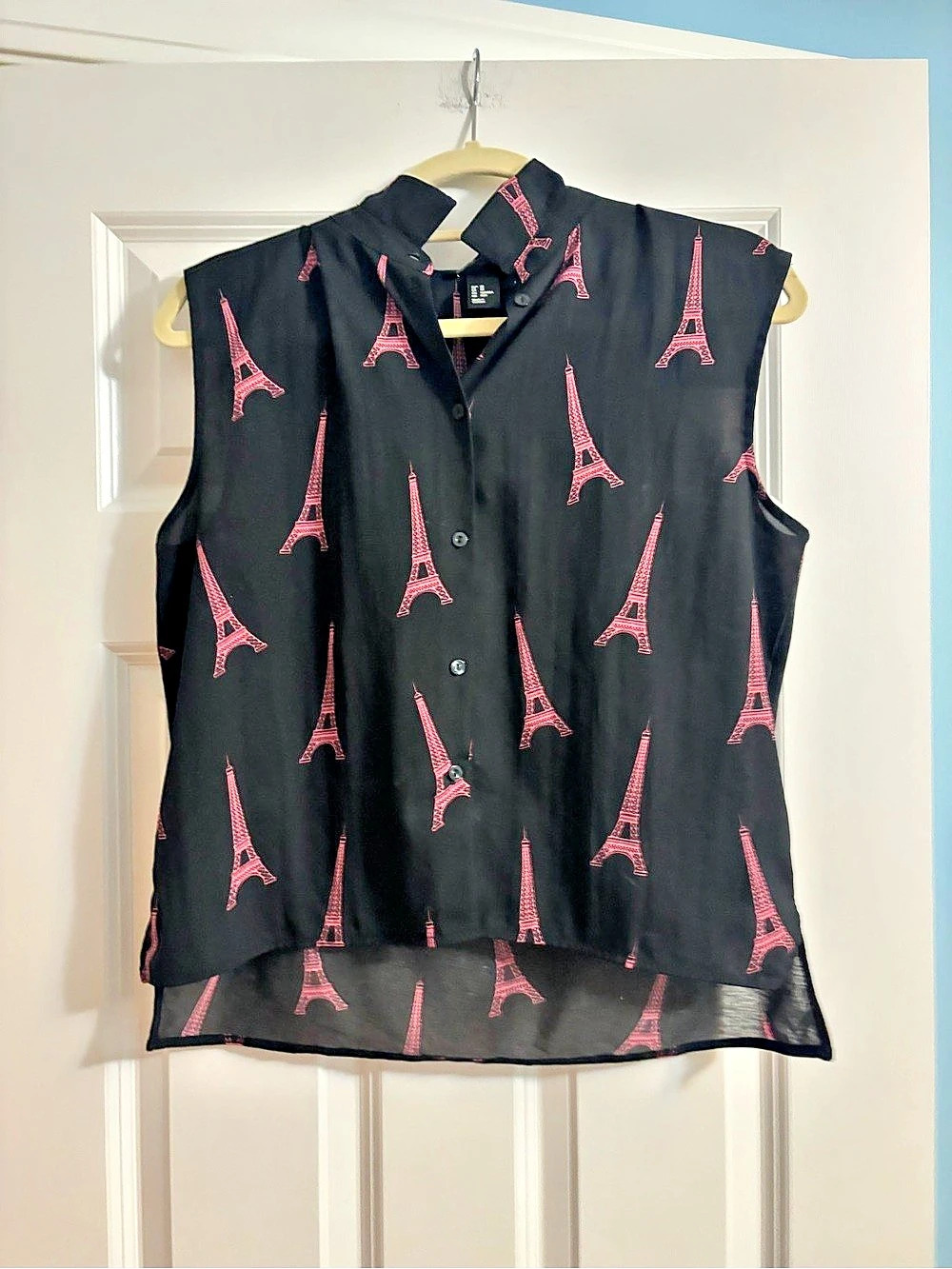 H&Medium Eiffel Tower Print Sleeveless Top in Black & Pink Size Large